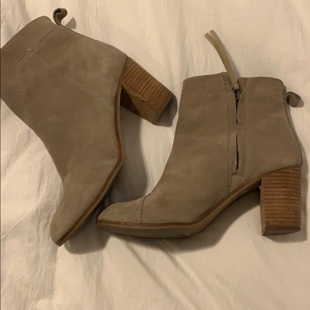 Tom’s tan suede booties